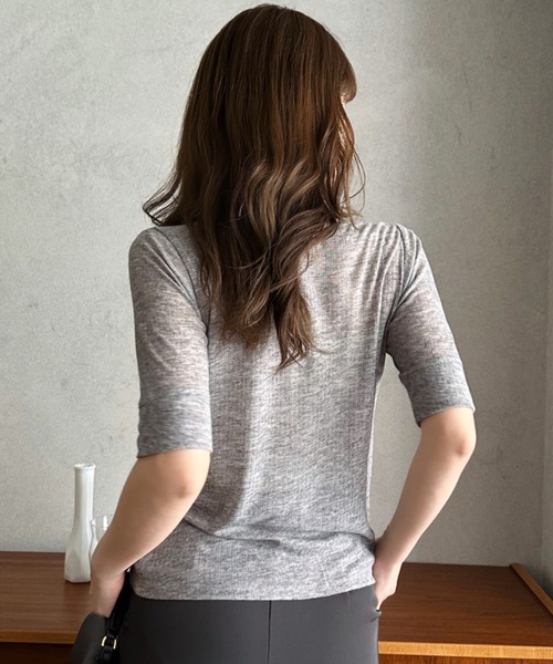 Eclat one（エクラワン）の「【Eclat one】フロント ボタン シアー コンパクト プルオーバー（Tシャツ/カットソー・レディース・グレー/レッド/ピンク/ブラック・FREE）」の20枚目の写真