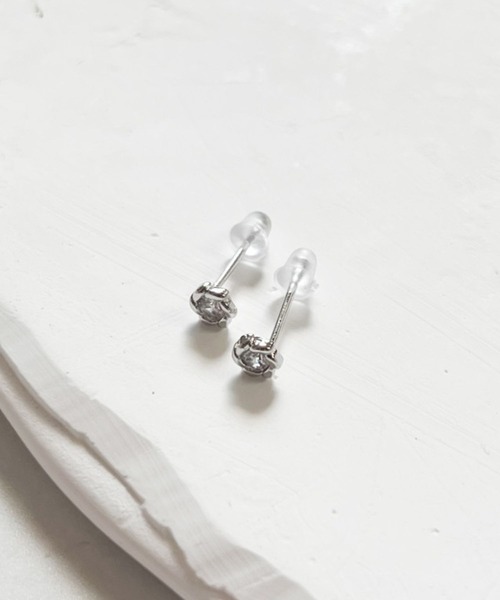 yu-ka（ユーカ）の「YU-KA:フラワービジュー ミニジルコニアピアス Flower Bijou Mini Zirconia Earrings（ピアス（両耳用）・レディース・シルバー・FREE）」の3枚目の写真