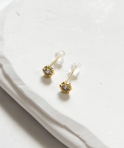 yu-ka（ユーカ）の「YU-KA:フラワービジュー ミニジルコニアピアス Flower Bijou Mini Zirconia Earrings（ピアス（両耳用）・レディース・シルバー・FREE）」の5枚目の写真