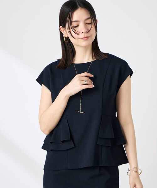 NOLLEY’S(ノーリーズ)の「ウォッシャブル麻調ペプラムブラウス(シャツ/ブラウス・レディース・ネイビー/ベージュ・36/38)」の2枚目の写真