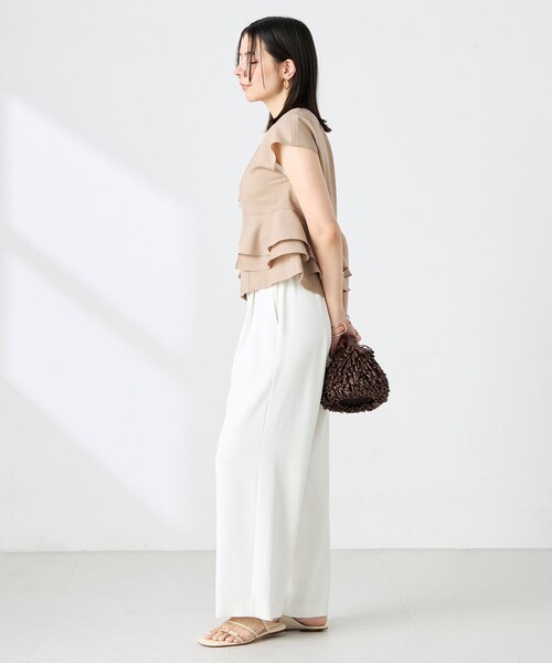 NOLLEY’S(ノーリーズ)の「ウォッシャブル麻調ペプラムブラウス(シャツ/ブラウス・レディース・ネイビー/ベージュ・36/38)」の7枚目の写真