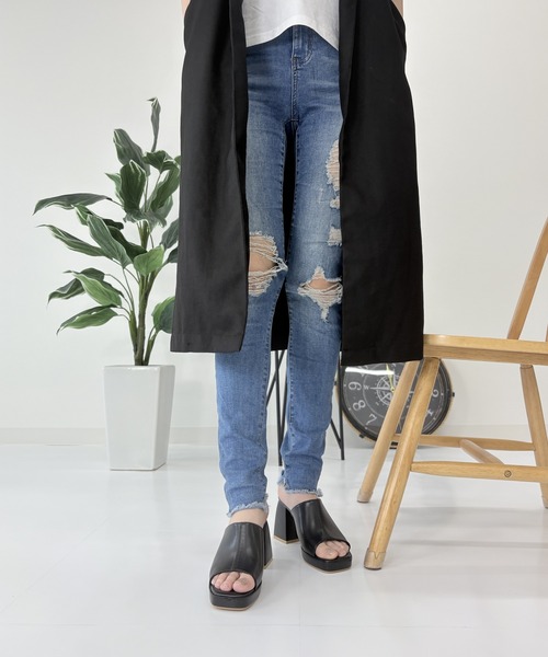 LUGG NAGG(ラグナグ)の「【A.K.R】【8.5㎝アップ】チャンキーヒールサンダル【厚底】(サンダル・レディース・ホワイト/ブラック・S/M/L/LL)」の5枚目の写真