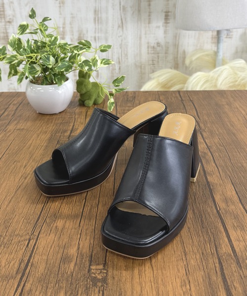LUGG NAGG(ラグナグ)の「【A.K.R】【8.5㎝アップ】チャンキーヒールサンダル【厚底】(サンダル・レディース・ホワイト/ブラック・S/M/L/LL)」の7枚目の写真