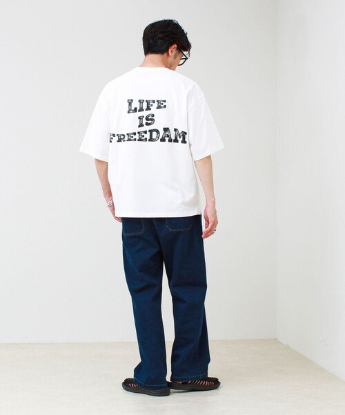 GLOSTER(グロスター)の「【1枚でキマる主役TEE】フォト×メッセージプリントTEE(Tシャツ/カットソー・メンズ・ホワイト系その他3/ホワイト系その他2/ホワイト系その他4/ホワイト系その他・L/M)」の13枚目の写真