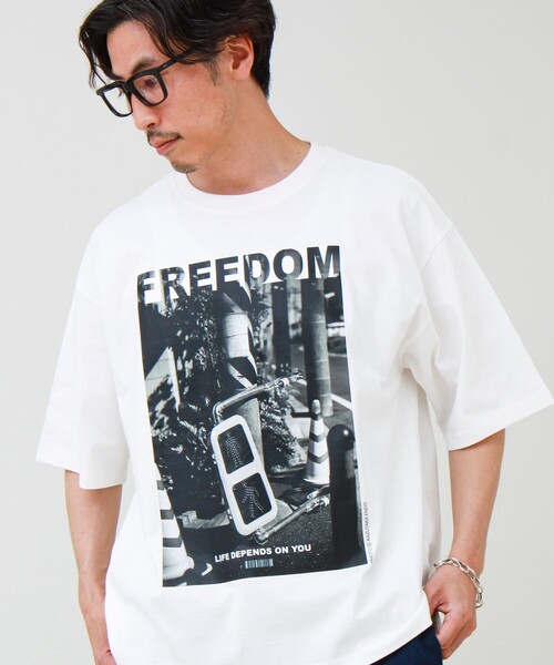 GLOSTER(グロスター)の「【1枚でキマる主役TEE】フォト×メッセージプリントTEE(Tシャツ/カットソー・メンズ・ホワイト系その他3/ホワイト系その他2/ホワイト系その他4/ホワイト系その他・L/M)」の15枚目の写真