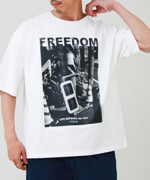 GLOSTER(グロスター)の「【1枚でキマる主役TEE】フォト×メッセージプリントTEE(Tシャツ/カットソー・メンズ・ホワイト系その他3/ホワイト系その他2/ホワイト系その他4/ホワイト系その他・L/M)」の16枚目の写真