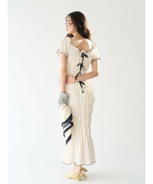 LAGUNAMOON(ラグナムーン)の「シャーリングカット3WAYワンピース 【夏服】(ワンピース・レディース・ブラック/アイボリー・MEDIUM/SMALL)」の17枚目の写真