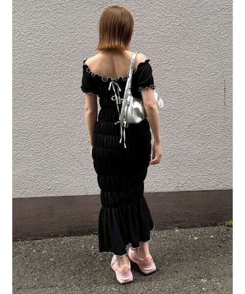 LAGUNAMOON(ラグナムーン)の「シャーリングカット3WAYワンピース 【夏服】(ワンピース・レディース・ブラック/アイボリー・MEDIUM/SMALL)」の10枚目の写真