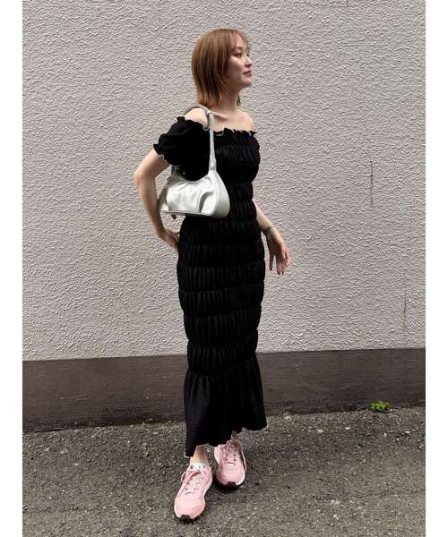 LAGUNAMOON(ラグナムーン)の「シャーリングカット3WAYワンピース 【夏服】(ワンピース・レディース・ブラック/アイボリー・MEDIUM/SMALL)」の12枚目の写真