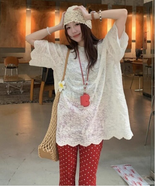 gossip!ロサンゼルス(ゴシップロサンゼルス)の「Y2K 総レース透け感 フラワー刺繍 トップス(Tシャツ/カットソー・レディース・ベージュ・M)」の10枚目の写真