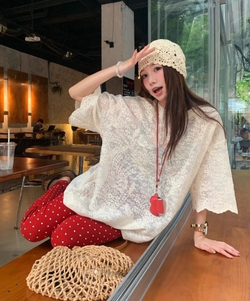 gossip!ロサンゼルス(ゴシップロサンゼルス)の「Y2K 総レース透け感 フラワー刺繍 トップス(Tシャツ/カットソー・レディース・ベージュ・M)」の11枚目の写真