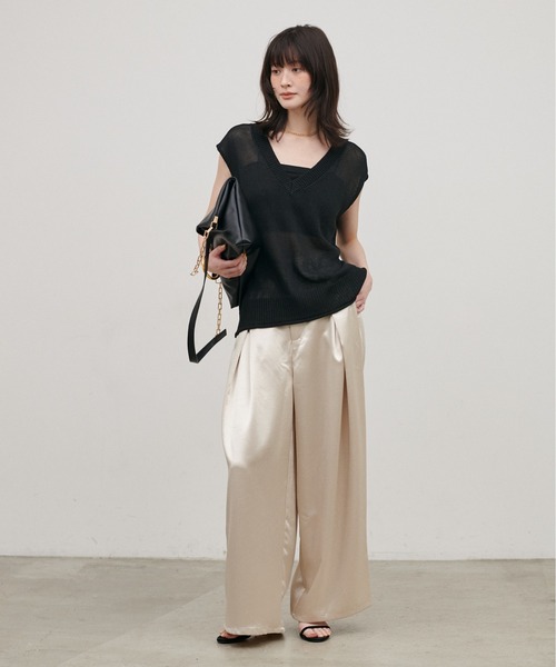 LARUTA（ラルータ）の「【LARUTA】［WEB限定］ドライタッチシアーVネックノースリ（ベスト・レディース・アイボリー/グレイッシュベージュ/ブラック/グレー・FREE）」の22枚目の写真