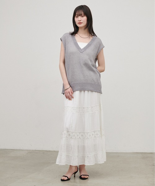 LARUTA（ラルータ）の「【LARUTA】［WEB限定］ドライタッチシアーVネックノースリ（ベスト・レディース・アイボリー/グレイッシュベージュ/ブラック/グレー・FREE）」の15枚目の写真