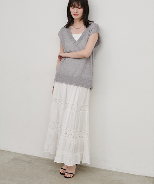 LARUTA（ラルータ）の「【LARUTA】［WEB限定］ドライタッチシアーVネックノースリ（ベスト・レディース・アイボリー/グレイッシュベージュ/ブラック/グレー・FREE）」の14枚目の写真
