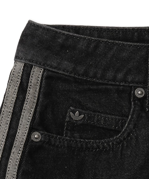 adidas(アディダス)の「adidas 3 STRIPES MINI SKIRT DENIM / アディダス 3 ストライプス ミニスカート デニム(デニムスカート・レディース・ブラック・L/M/S)」の5枚目の写真