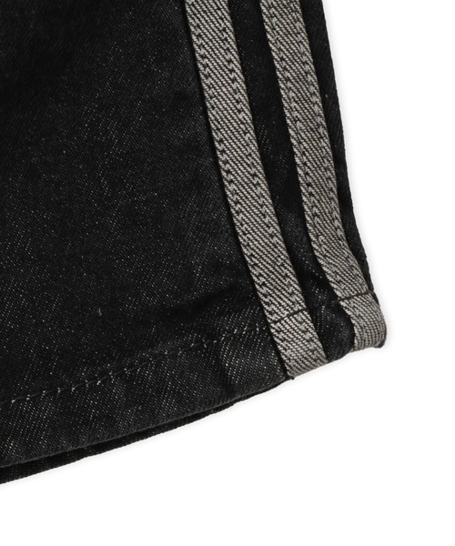 adidas(アディダス)の「adidas 3 STRIPES MINI SKIRT DENIM / アディダス 3 ストライプス ミニスカート デニム(デニムスカート・レディース・ブラック・L/M/S)」の6枚目の写真