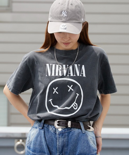 GOOD ROCK SPEED（グッドロックスピード）の「GOOD ROCK SPEED/グッドロックスピード NIRVANA Smile Art Graphic T-Shirt 丸胴クルーネックTシャツ バンドT メンズ レディース ユニセックス 秋 秋服 2026年秋冬（Tシャツ/カットソー・メンズ・チャコール・S/M/L/XL）」の3枚目の写真