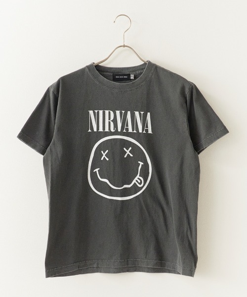 GOOD ROCK SPEED（グッドロックスピード）の「GOOD ROCK SPEED/グッドロックスピード NIRVANA Smile Art Graphic T-Shirt 丸胴クルーネックTシャツ バンドT メンズ レディース ユニセックス 秋 秋服 2026年秋冬（Tシャツ/カットソー・メンズ・チャコール・S/M/L/XL）」の2枚目の写真