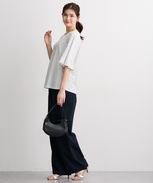 slattgir(スラットジール)の「高身長 ダイヤ柄プリント袖フレアカットソートップス(接触冷感・UVカット)(Tシャツ/カットソー・レディース・ブラック/ホワイト・T5L/T3L/TL/TM/TLL/T4L)」の5枚目の写真