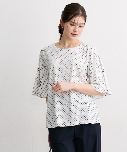 slattgir(スラットジール)の「高身長 ダイヤ柄プリント袖フレアカットソートップス(接触冷感・UVカット)(Tシャツ/カットソー・レディース・ブラック/ホワイト・T5L/T3L/TL/TM/TLL/T4L)」の22枚目の写真
