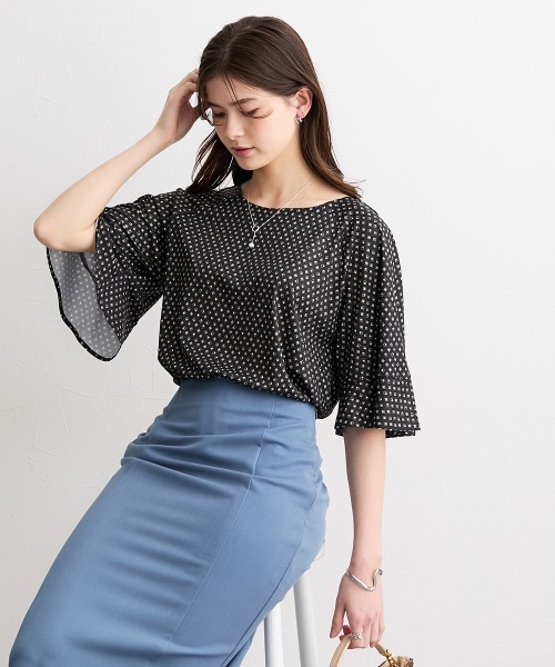 slattgir(スラットジール)の「高身長 ダイヤ柄プリント袖フレアカットソートップス(接触冷感・UVカット)(Tシャツ/カットソー・レディース・ブラック/ホワイト・T5L/T3L/TL/TM/TLL/T4L)」の17枚目の写真
