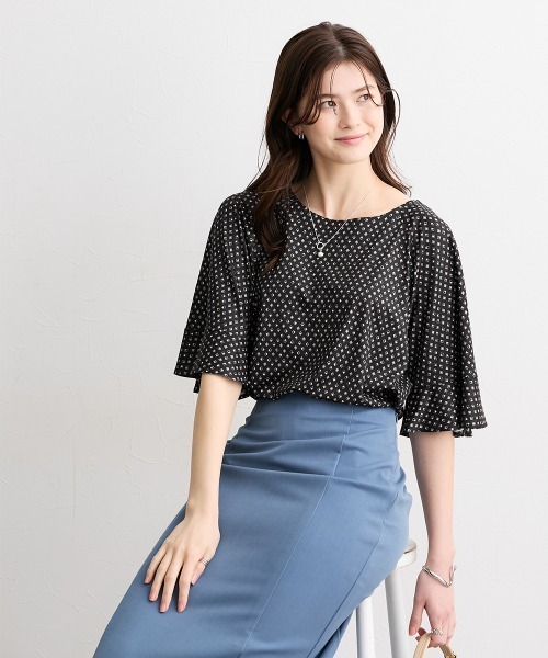 slattgir(スラットジール)の「高身長 ダイヤ柄プリント袖フレアカットソートップス(接触冷感・UVカット)(Tシャツ/カットソー・レディース・ブラック/ホワイト・T5L/T3L/TL/TM/TLL/T4L)」の18枚目の写真