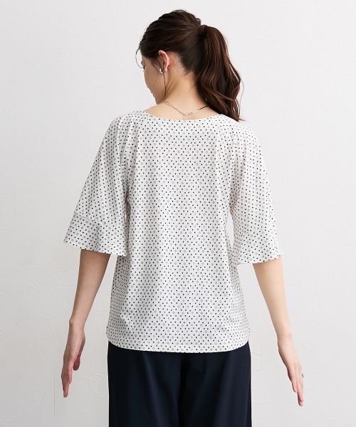slattgir(スラットジール)の「高身長 ダイヤ柄プリント袖フレアカットソートップス(接触冷感・UVカット)(Tシャツ/カットソー・レディース・ブラック/ホワイト・T5L/T3L/TL/TM/TLL/T4L)」の12枚目の写真