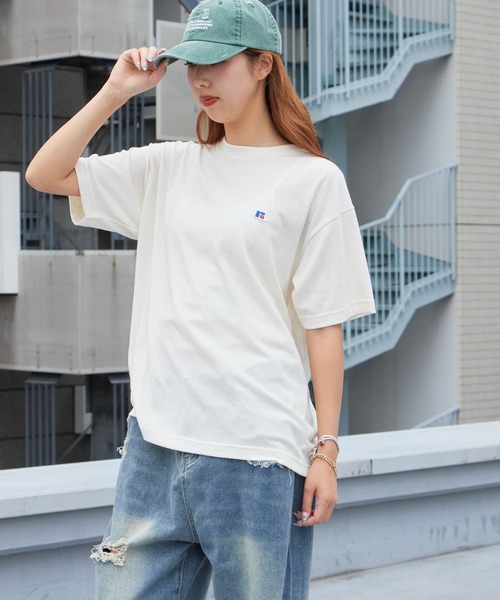 Russell Athletic(ラッセルアスレティック)の「RUSSELL ATHLETIC / ラッセルアスレティック Tri-Blend Jersey Solid T トリブレンド ジャージー ソリッド Tシャツ 半袖 胸元ロゴ ワンポイント 秋 秋服 2026年秋冬(Tシャツ/カットソー・メンズ・チャコールグレー/サックスブルー/ナチュラル・M/L/XL)」の3枚目の写真