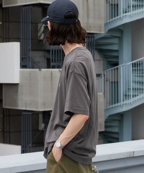 Russell Athletic(ラッセルアスレティック)の「RUSSELL ATHLETIC / ラッセルアスレティック Tri-Blend Jersey Solid T トリブレンド ジャージー ソリッド Tシャツ 半袖 胸元ロゴ ワンポイント 秋 秋服 2026年秋冬(Tシャツ/カットソー・メンズ・チャコールグレー/サックスブルー/ナチュラル・M/L/XL)」の14枚目の写真