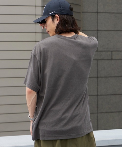 Russell Athletic(ラッセルアスレティック)の「RUSSELL ATHLETIC / ラッセルアスレティック Tri-Blend Jersey Solid T トリブレンド ジャージー ソリッド Tシャツ 半袖 胸元ロゴ ワンポイント 秋 秋服 2026年秋冬(Tシャツ/カットソー・メンズ・チャコールグレー/サックスブルー/ナチュラル・M/L/XL)」の15枚目の写真