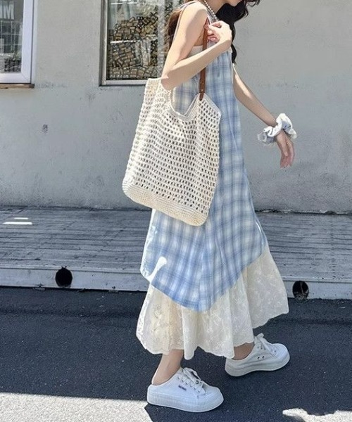 LUCPY(ラクピー)の「ギンガムチェックレイヤードキャミワンピース(ワンピース・レディース・レッド/ブルー・X-LARGE/LARGE/MEDIUM/SMALL)」の4枚目の写真