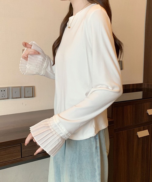 2ly2(トゥーリートゥー)の「プリーツスリーブデザイン 長袖トップス / フェミニン 袖プリーツカットソー(Tシャツ/カットソー・レディース・グレー/ブラック/ホワイト・FREE)」の10枚目の写真