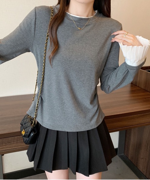2ly2(トゥーリートゥー)の「プリーツスリーブデザイン 長袖トップス / フェミニン 袖プリーツカットソー(Tシャツ/カットソー・レディース・グレー/ブラック/ホワイト・FREE)」の9枚目の写真