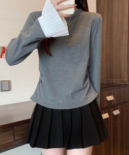 2ly2(トゥーリートゥー)の「プリーツスリーブデザイン 長袖トップス / フェミニン 袖プリーツカットソー(Tシャツ/カットソー・レディース・グレー/ブラック/ホワイト・FREE)」の6枚目の写真