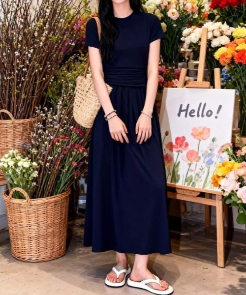 AMAJI(アマジ)の「クルーネック Aライン 半袖ロングワンピース(ワンピース・レディース・ネイビー・SMALL/MEDIUM/LARGE/X-LARGE)」の4枚目の写真