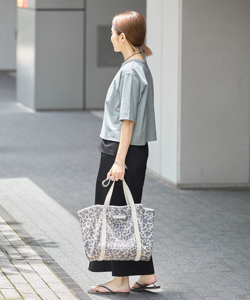 IENA(イエナ)の「《追加/新色あり》ハイツイストペンシルロングスカート(スカート・レディース・ブラック/ブラウン・36/34/38)」の11枚目の写真