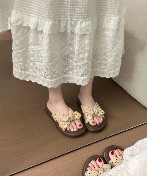 Miniministore(ミニミニストア)の「ドット柄リボン厚底サンダル大人可愛い夏靴(サンダル・レディース・ベージュ/ブラウン・24.0cm/23.5cm/23.0cm/22.5cm/24.5cm)」の6枚目の写真
