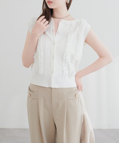 natural couture（ナチュラルクチュール）の「レースデザインノースリニットTOPS（ニット/セーター・レディース・オフホワイト/ブラウン/ブラック・FREE）」の5枚目の写真