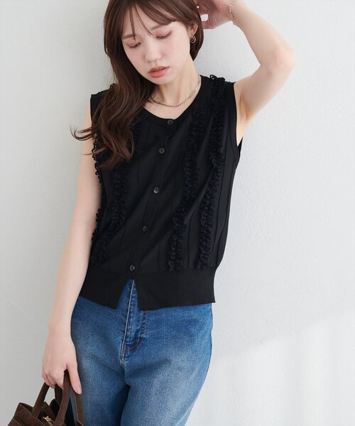 natural couture（ナチュラルクチュール）の「レースデザインノースリニットTOPS（ニット/セーター・レディース・オフホワイト/ブラウン/ブラック・FREE）」の11枚目の写真