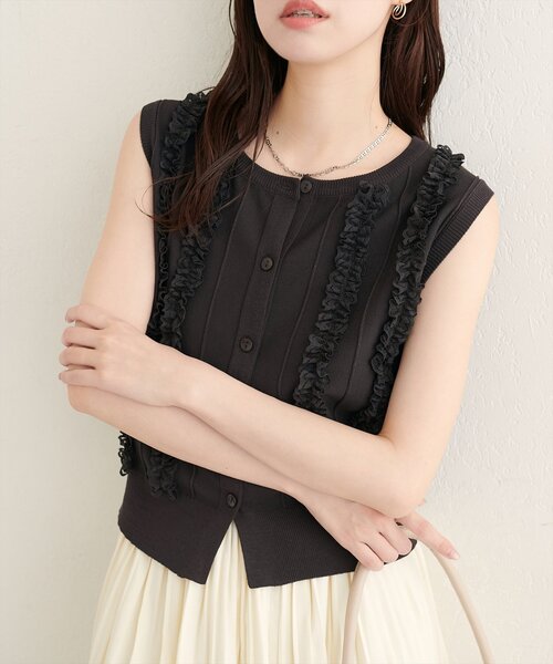 natural couture（ナチュラルクチュール）の「レースデザインノースリニットTOPS（ニット/セーター・レディース・オフホワイト/ブラウン/ブラック・FREE）」の20枚目の写真