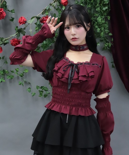 NIBBLE POISON(ニブルポイズン)の「チョーカー付シャーリングブラウス(シャツ/ブラウス・レディース・ワイン/ブラック・MEDIUM)」の2枚目の写真