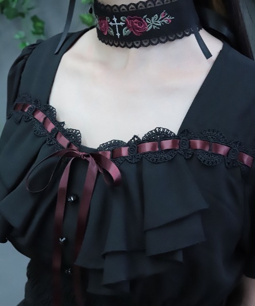 NIBBLE POISON(ニブルポイズン)の「チョーカー付シャーリングブラウス(シャツ/ブラウス・レディース・ワイン/ブラック・MEDIUM)」の18枚目の写真