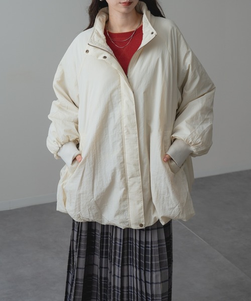 refinedworks(リファインドワークス)の「【refinedworks】軽くて暖かい! 中綿 バルーン ブルゾン(その他アウター・レディース・ブラック/ブラウン/アイボリー・FREE)」の4枚目の写真