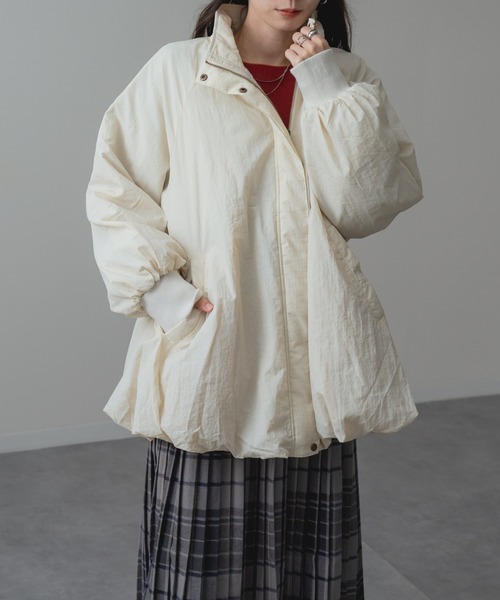 refinedworks(リファインドワークス)の「【refinedworks】軽くて暖かい! 中綿 バルーン ブルゾン(その他アウター・レディース・ブラック/ブラウン/アイボリー・FREE)」の5枚目の写真