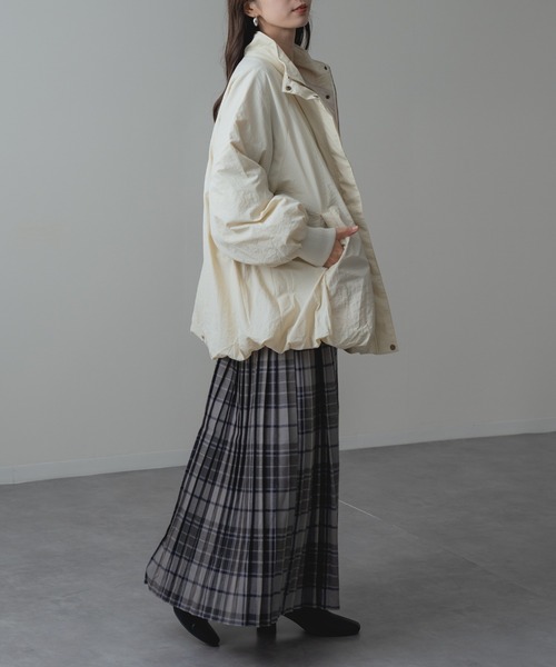 refinedworks(リファインドワークス)の「【refinedworks】軽くて暖かい! 中綿 バルーン ブルゾン(その他アウター・レディース・ブラック/ブラウン/アイボリー・FREE)」の17枚目の写真