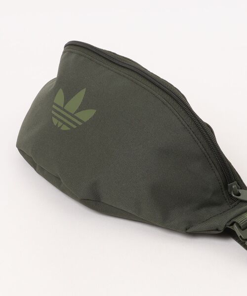 adidas（アディダス）の「ADIDAS ｳｪｱ アディダス U AC WAISTBAG バッグ KS6901 NIGHTCARGO（ボディバッグ/ウエストポーチ・メンズ・ブラウン・FREE）」の3枚目の写真