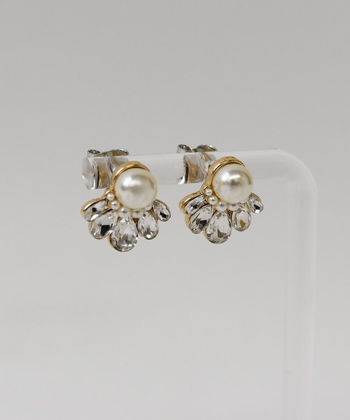 LA MUe（ラミュー）の「【LA MUE】ニッケルフリー ストーン×パール ピアス（ピアス（両耳用）・レディース・シルバー/ゴールド・FREE）」の2枚目の写真