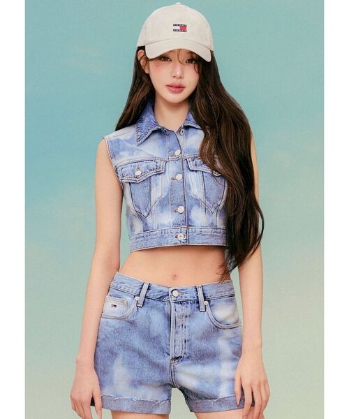 tommy jeans(トミー ジーンズ)の「デニムホットパンツ(デニムパンツ・レディース・インディゴブルー・25inch/26inch)」の9枚目の写真