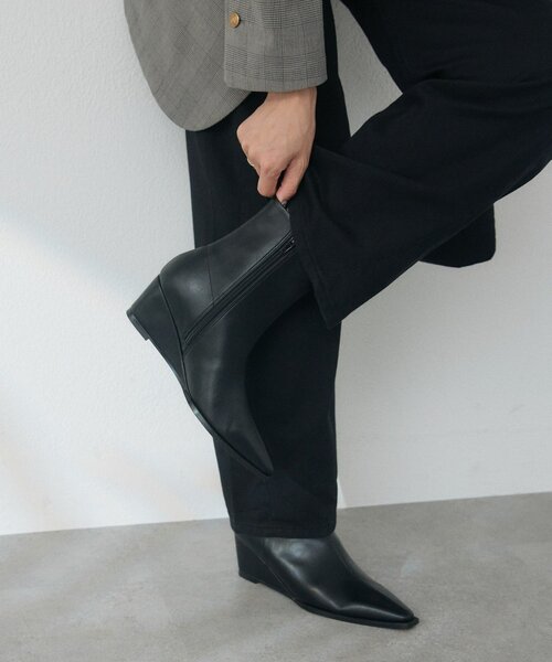 RIVE DROITE(リヴドロワ)の「【3サイズ展開】ウエッジショートブーツ(ブーツ・レディース・ブラック/ベージュ・SMALL/MEDIUM/LARGE)」の1枚目の写真