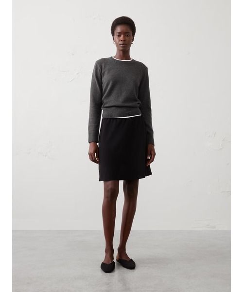 BANANA REPUBLIC FACTORY STORE(バナナリパブリック ファクトリーストア)の「BANANA REPUBLIC FACTORY STORE Perfectly Soft クルーネックセーター(ニット/セーター・レディース・グリーン系その他/ピンク系その他/チャコールグレー/ホワイト/ブルー/キャメル・XS/S/M/L)」の9枚目の写真